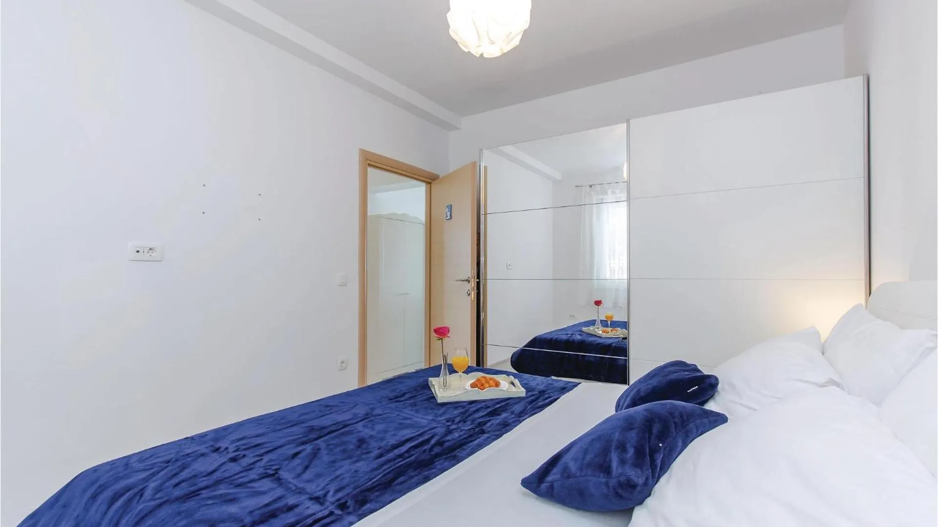 Cozy Home In Smrika With House Sea View Prázdninový dům
