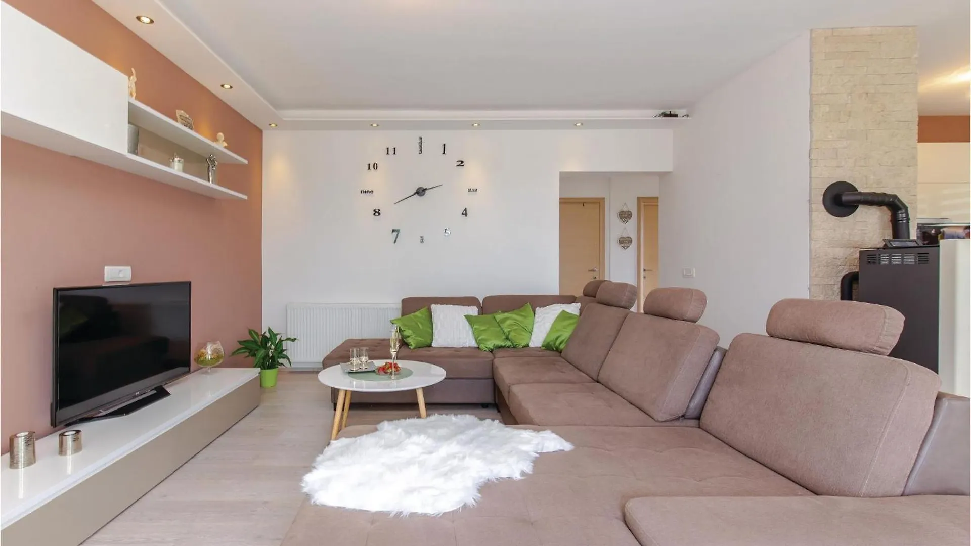 Holiday home Cozy Home In Smrika With House Sea View
